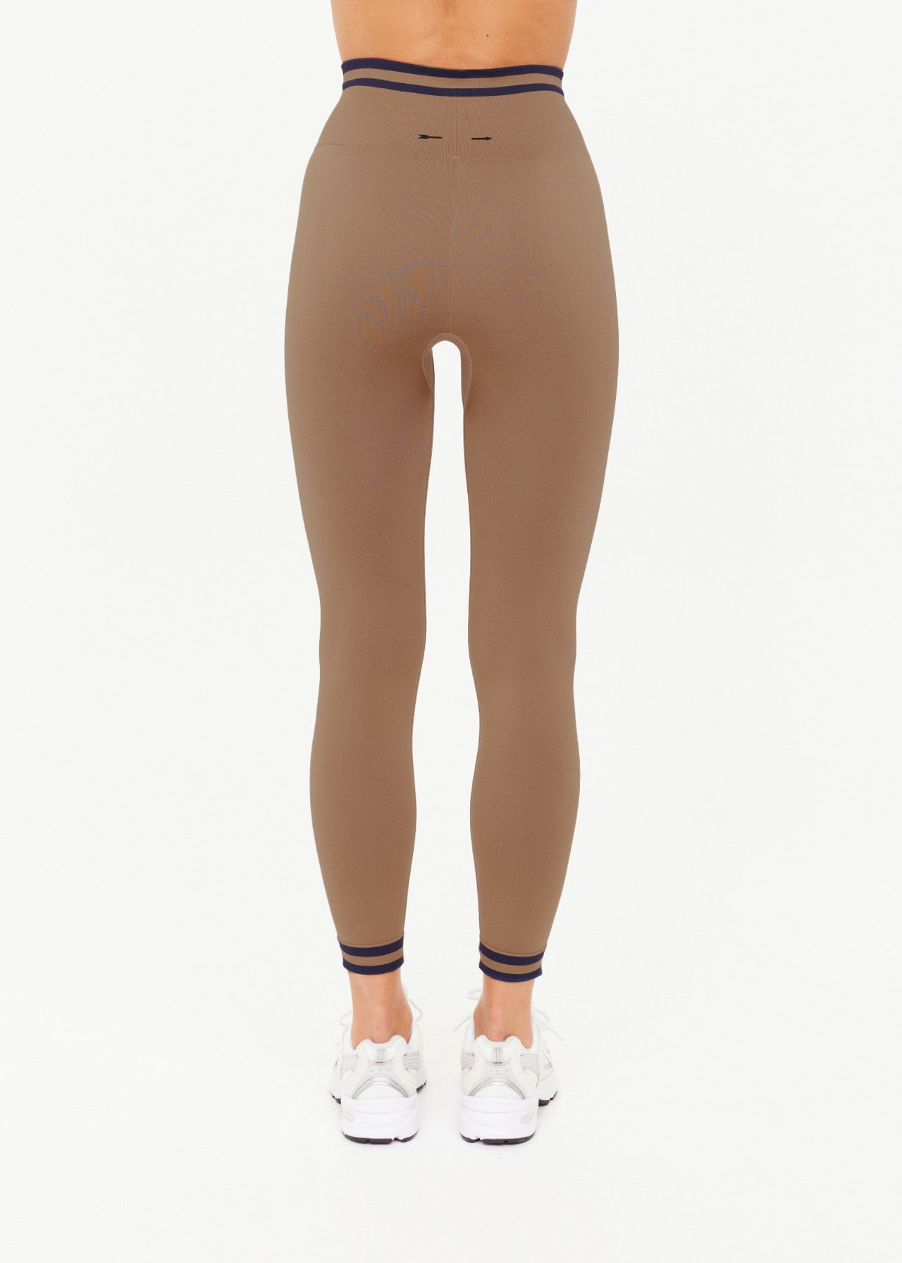 Form Seamless 25in Midi Pant- mocha