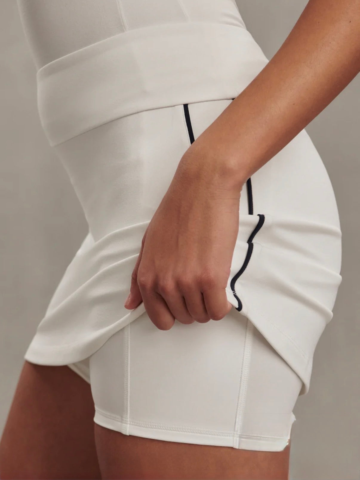 Tani High-Rise Skort 14"- white