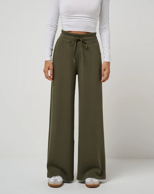 Skyloft Soft Wide Leg Pant- Grape Leaf