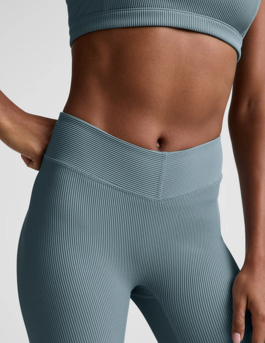 Impulse Ribbed V-Waist Pedal Pusher Legging- Shaken Blue