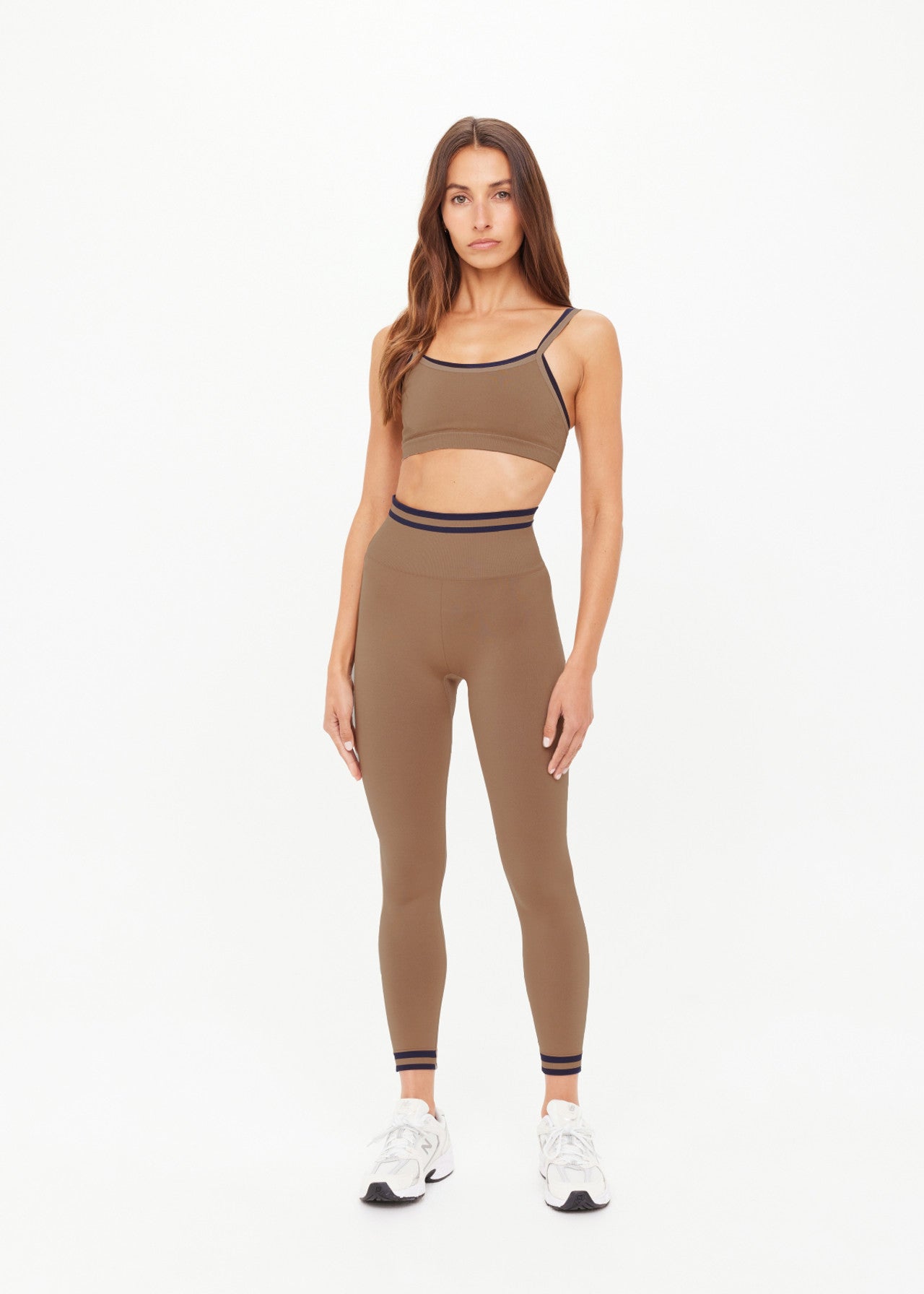 Form Seamless 25in Midi Pant- mocha