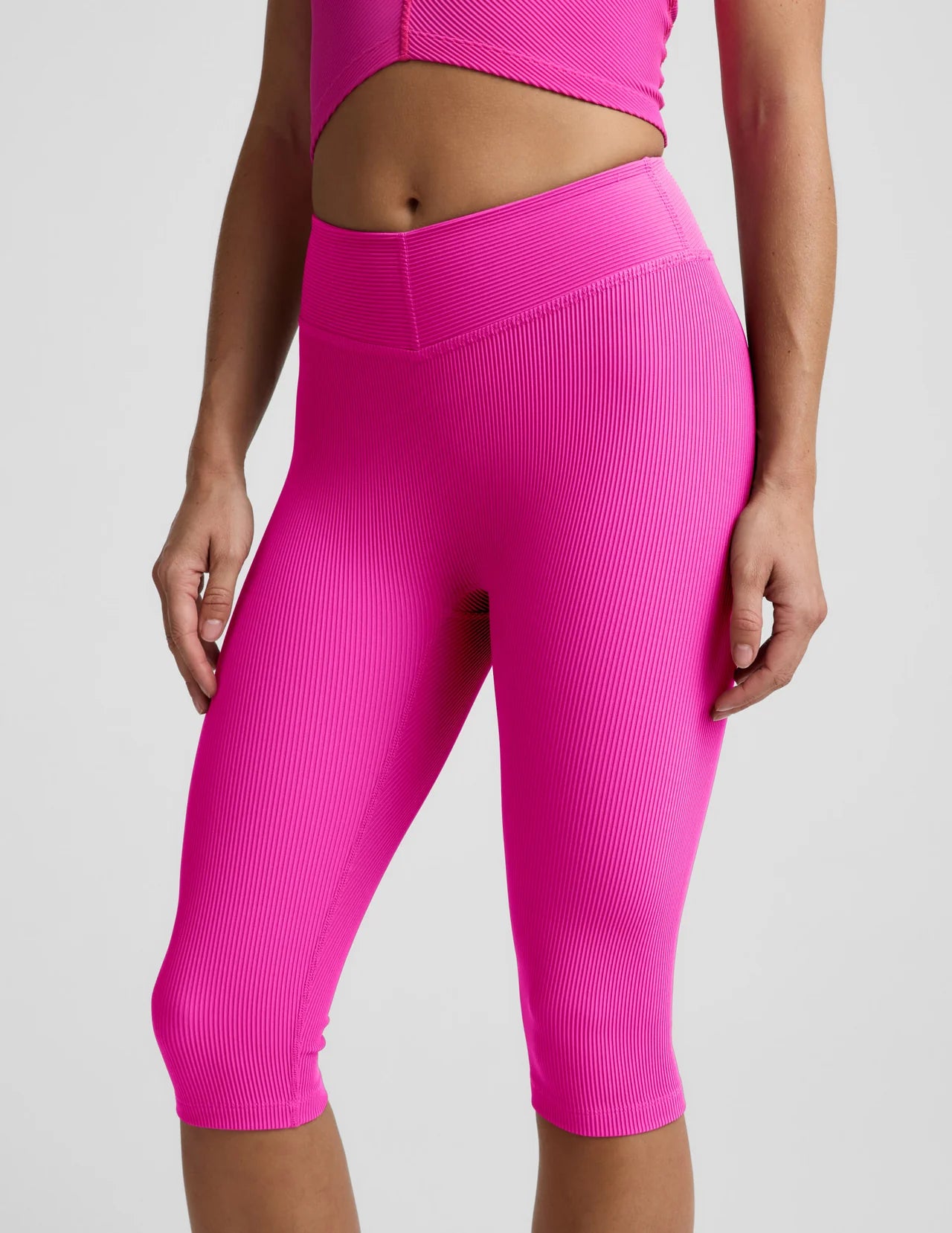 Beyond Yoga Impulse Ribbed V-Waist Pedal Pusher Legging