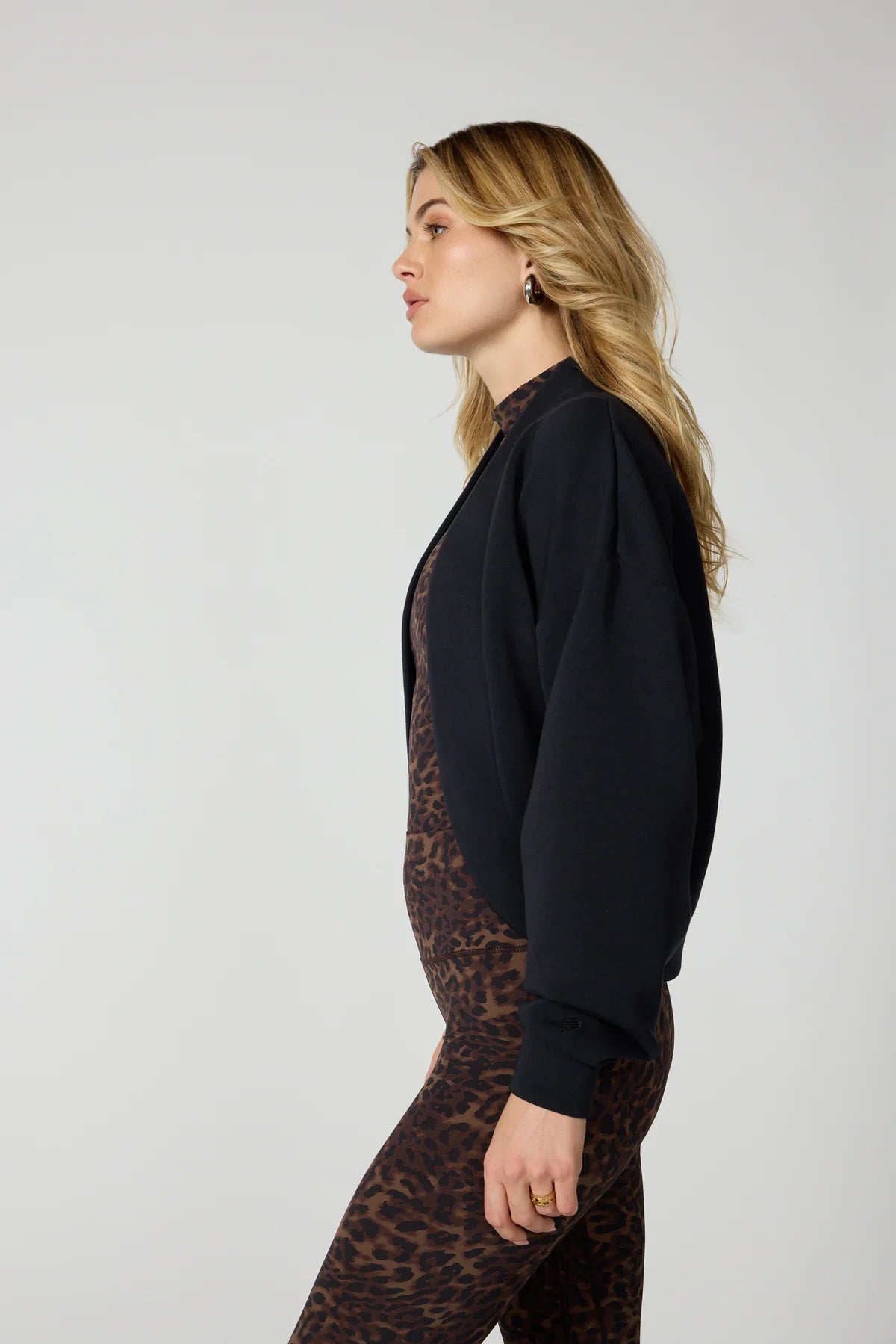 Dreamweave Shrug- black